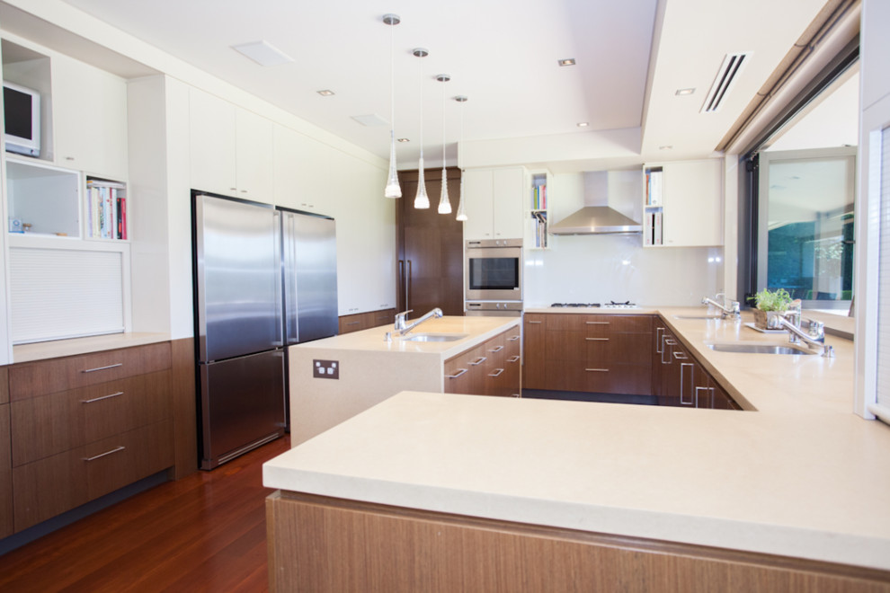 Photo of a contemporary kitchen in Sydney.