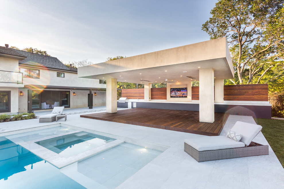 Photo of a contemporary home in Orange County.
