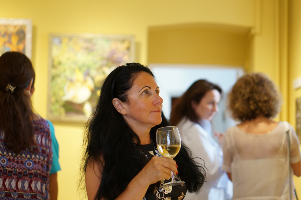 Выставка живописи "Подари мне сад ..."