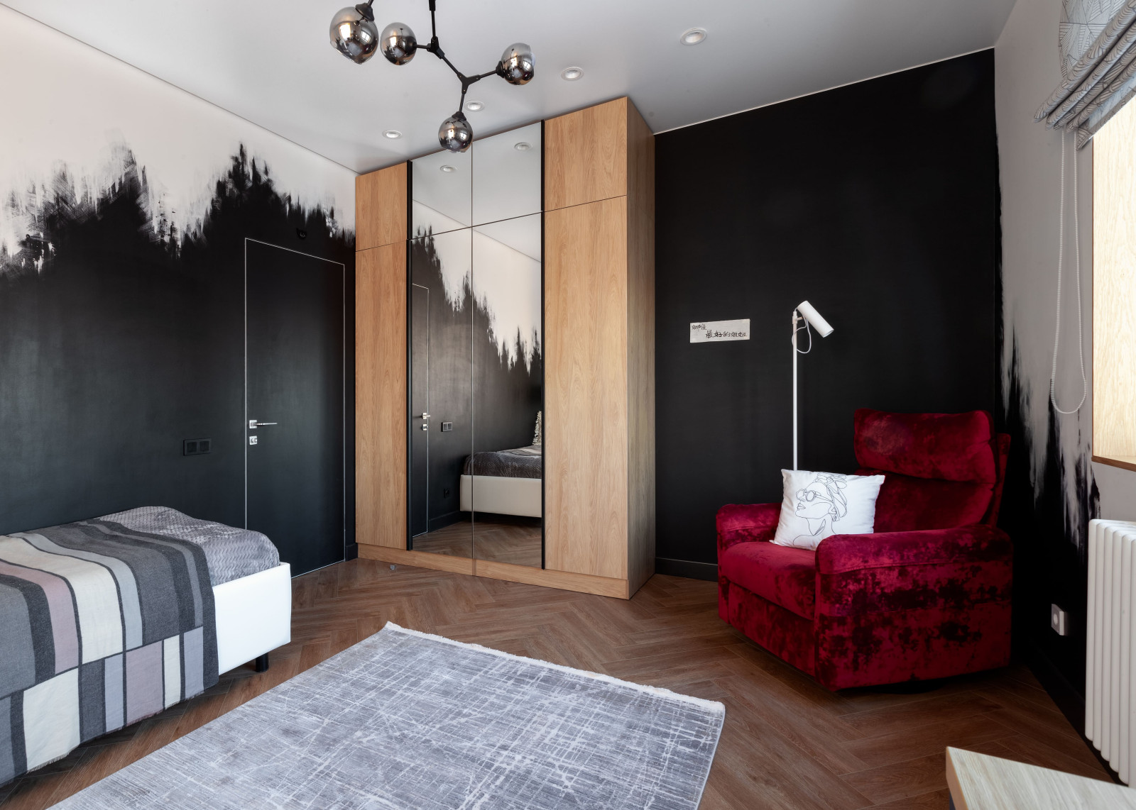 Винтаж в ярком интерьере 4-х комнатной квартиры