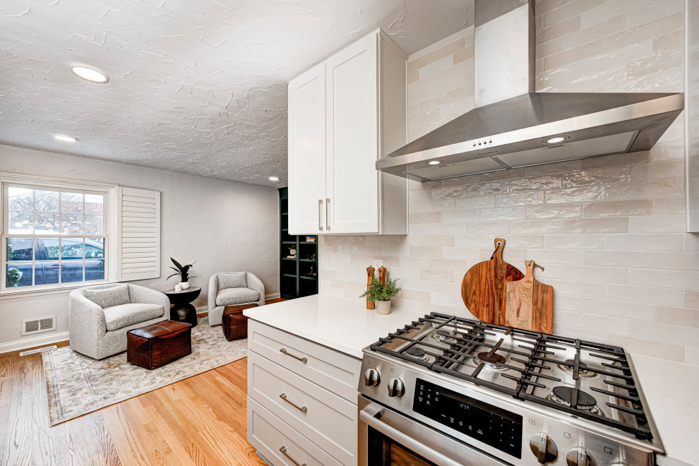 Transitional kitchen photo in Indianapolis