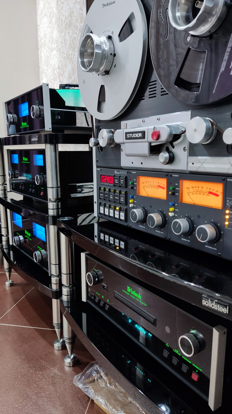 Интерьерное решение. Улучшение аудио-видео системы в готовом помещении.