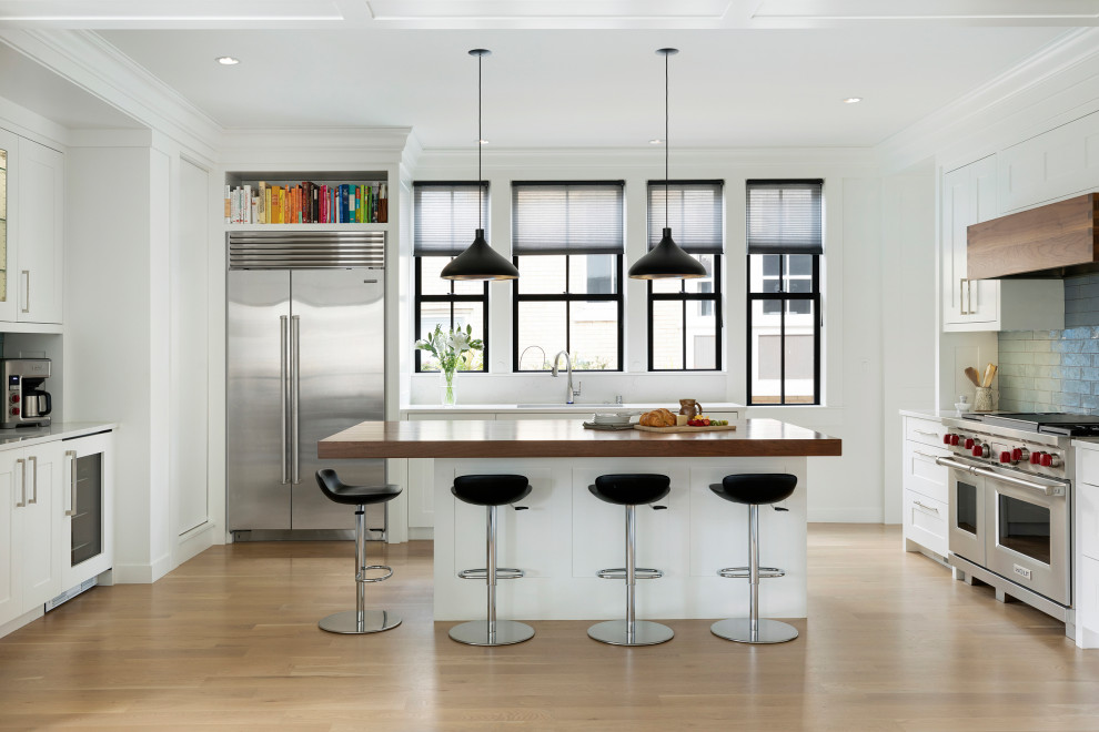Kitchen - transitional kitchen idea in Minneapolis