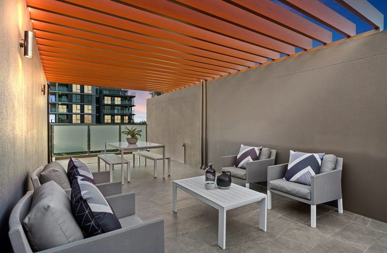 Inspiration for a contemporary balcony in Sydney.