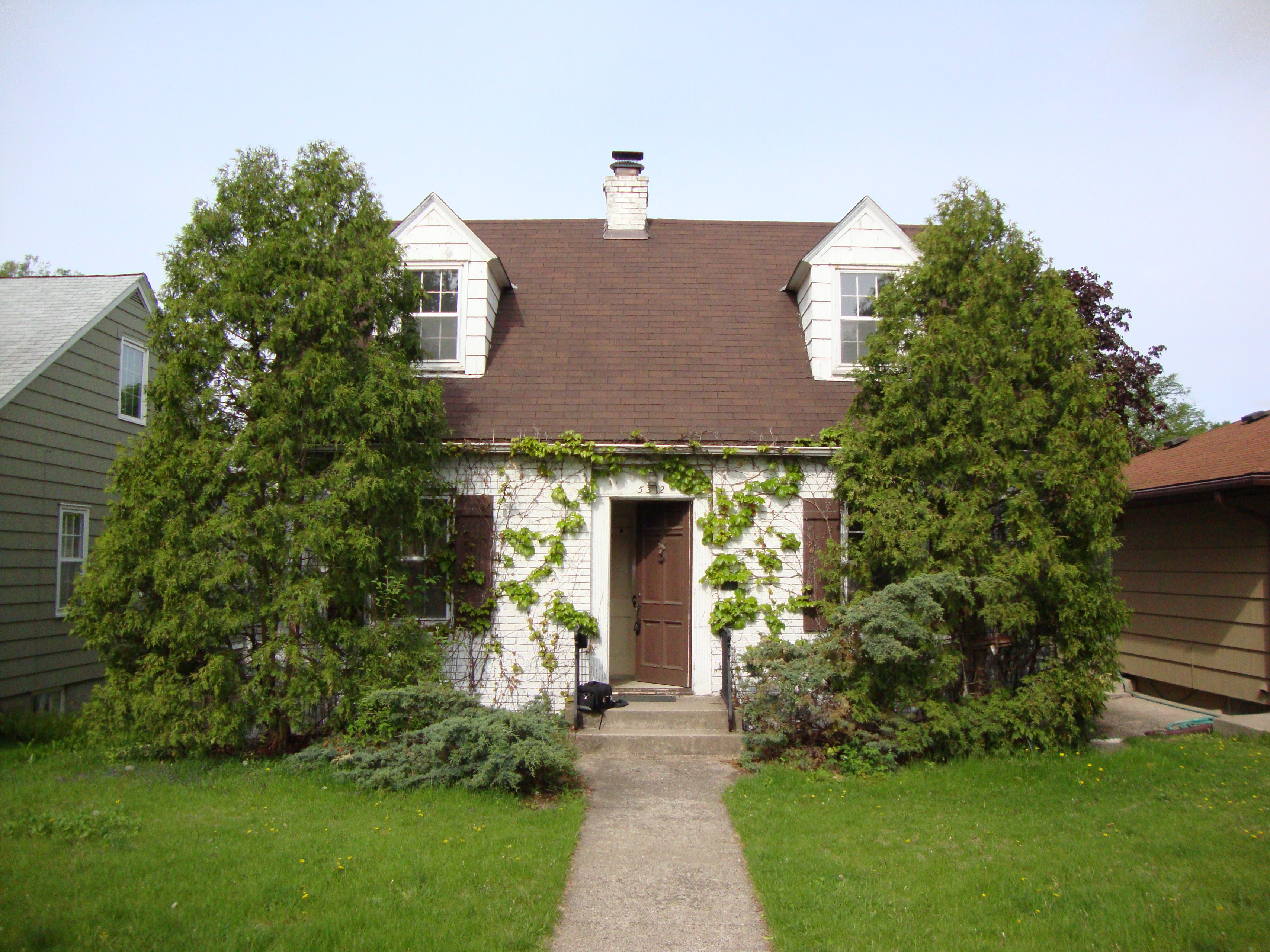 Irving Ave - Exterior Remodel - Before