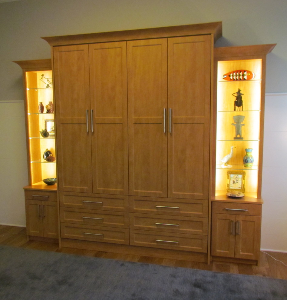 Inspiration for a mid-sized transitional guest home design remodel in Atlanta
