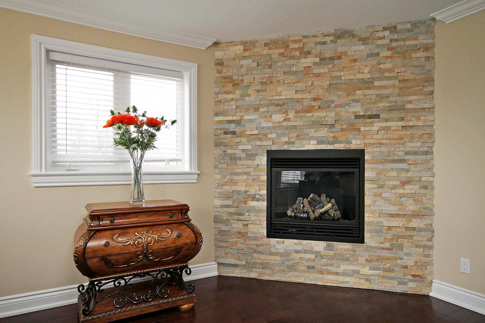 Example of a tuscan home design design in Ottawa