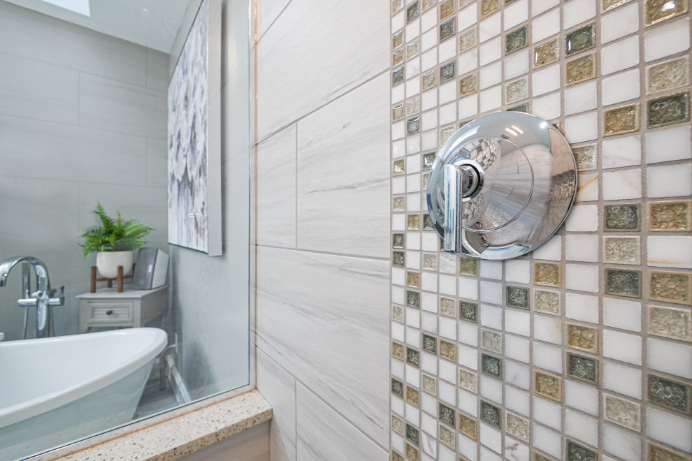 Transitional home design photo in Cleveland