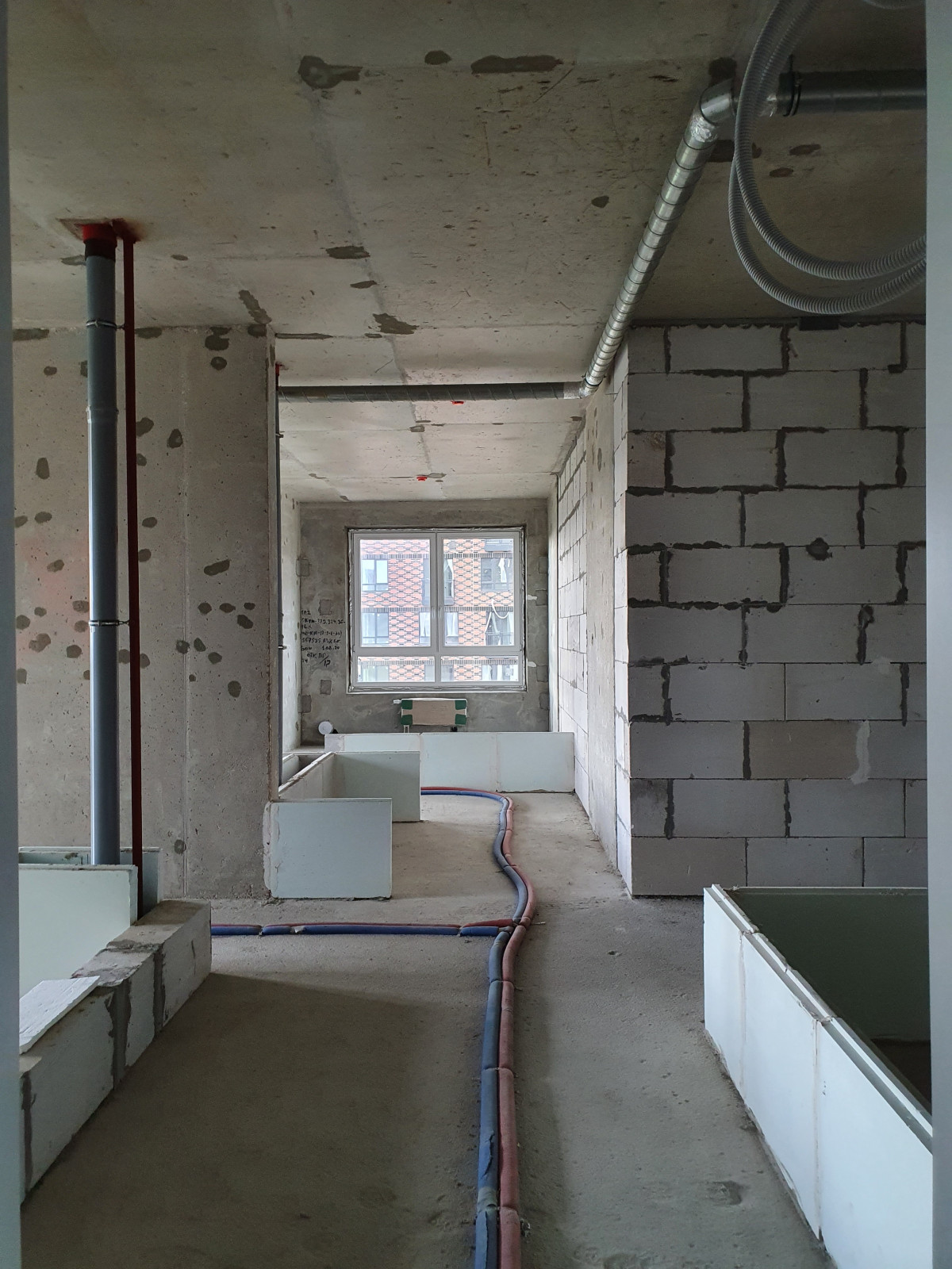 Трехкомнатная квартира 98 кв.м. в ЖК "Западный порт"