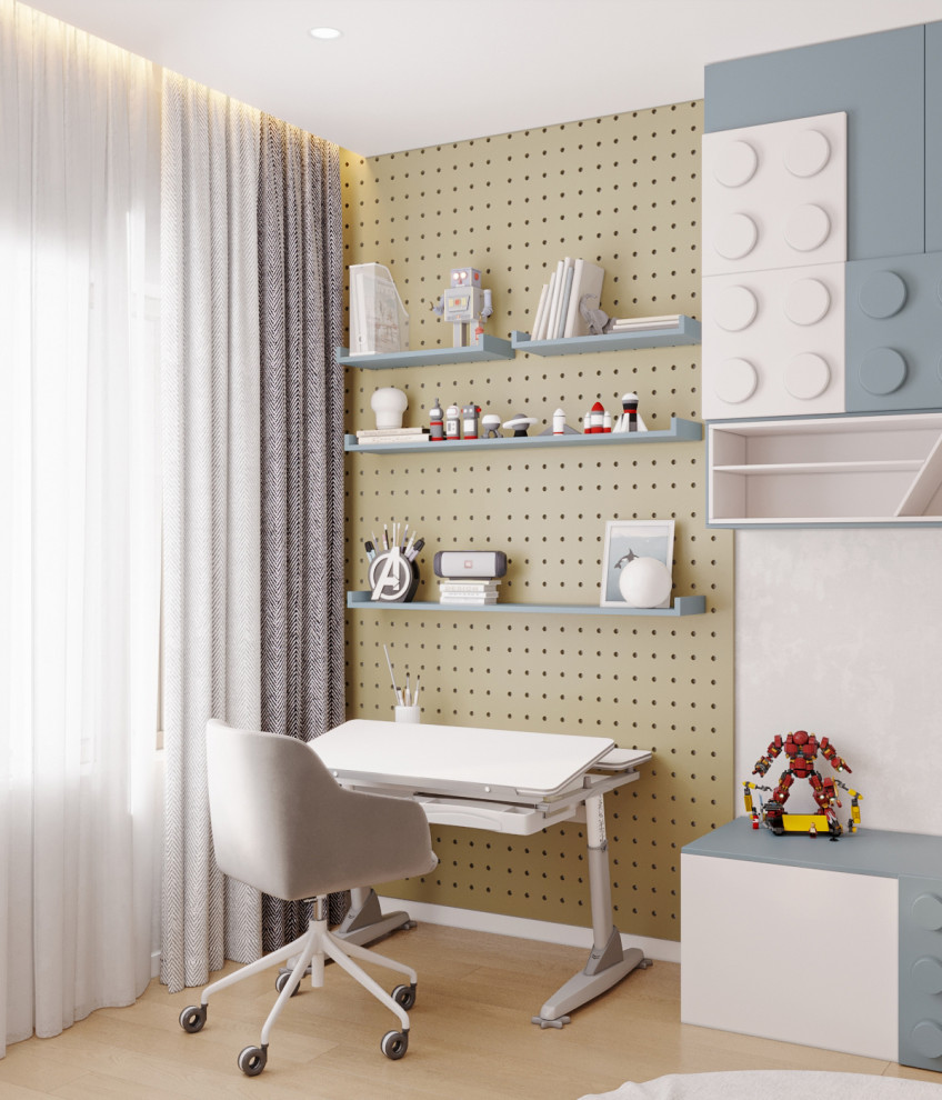 Exempel på ett mellanstort pojkrum kombinerat med skrivbord och för 4-10-åringar, med bruna väggar, laminatgolv och brunt golv