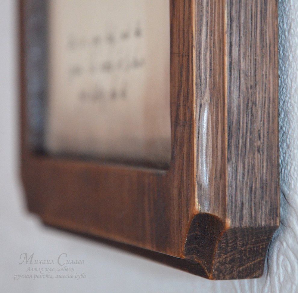 Графика на дубе для украшения интерьера.