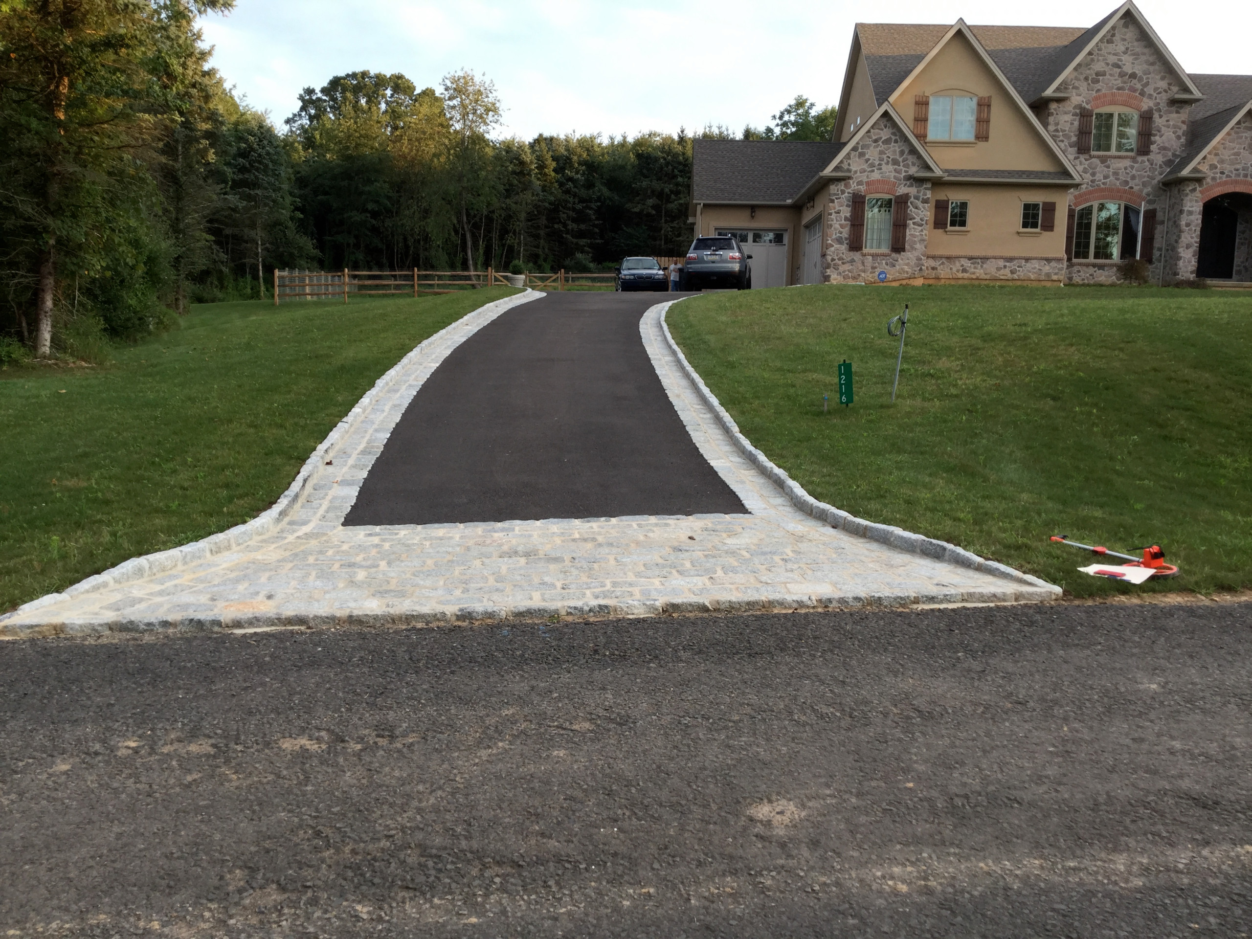 Asphalt Driveway with Granite Cobble Edging/Apron
