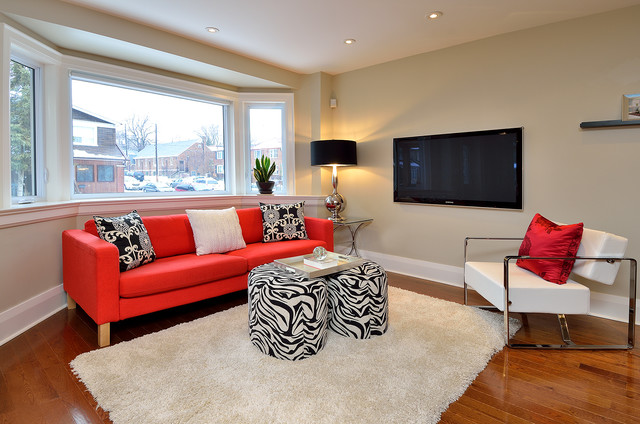 Small bungalow renovation - Contemporary - Living Room - Toronto - by