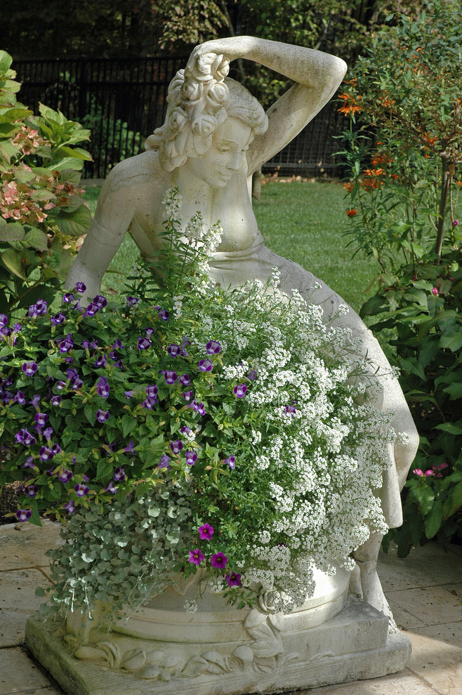 This is an example of a traditional landscaping in New York.