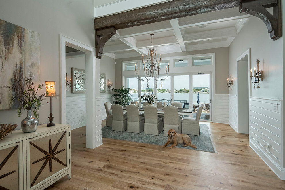 Photo of a beach style dining room in Tampa.
