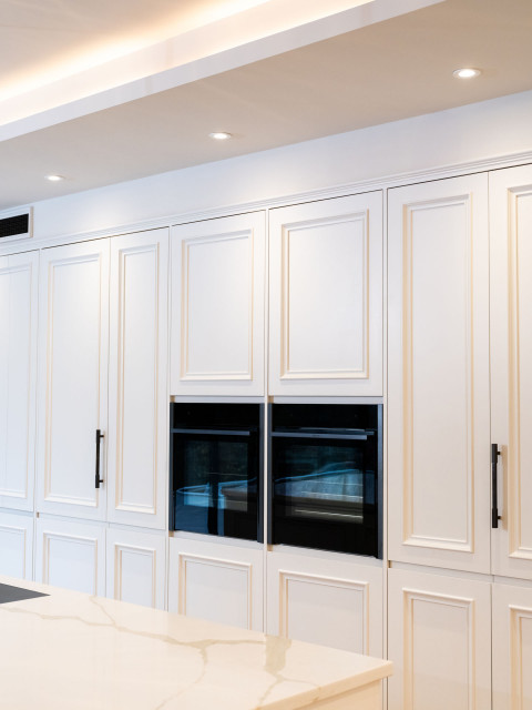 Handleless Traditional Soft Mapesbury Kitchen modern-kitchen