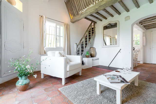 La Maison de KiKi country-living-room