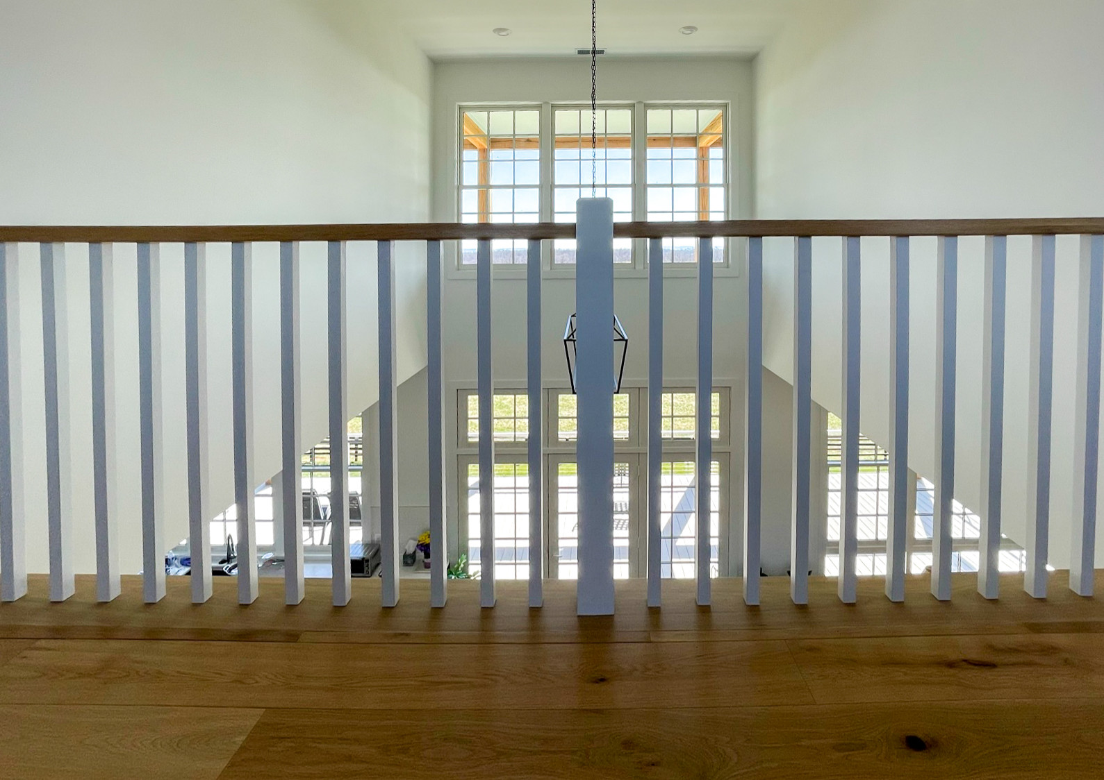 91_U-Shaped Floating Staircase Surrounded by Bucolic Mountain Views, Winchester,