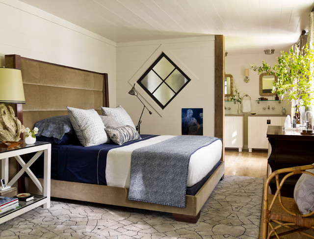 American Beauty by Thom Filicia contemporaneo-camera-da-letto