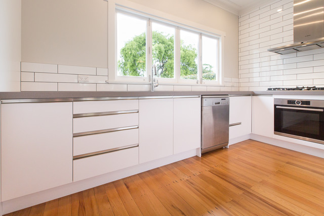 Contemporary Neutral Kitchen contemporary-koek