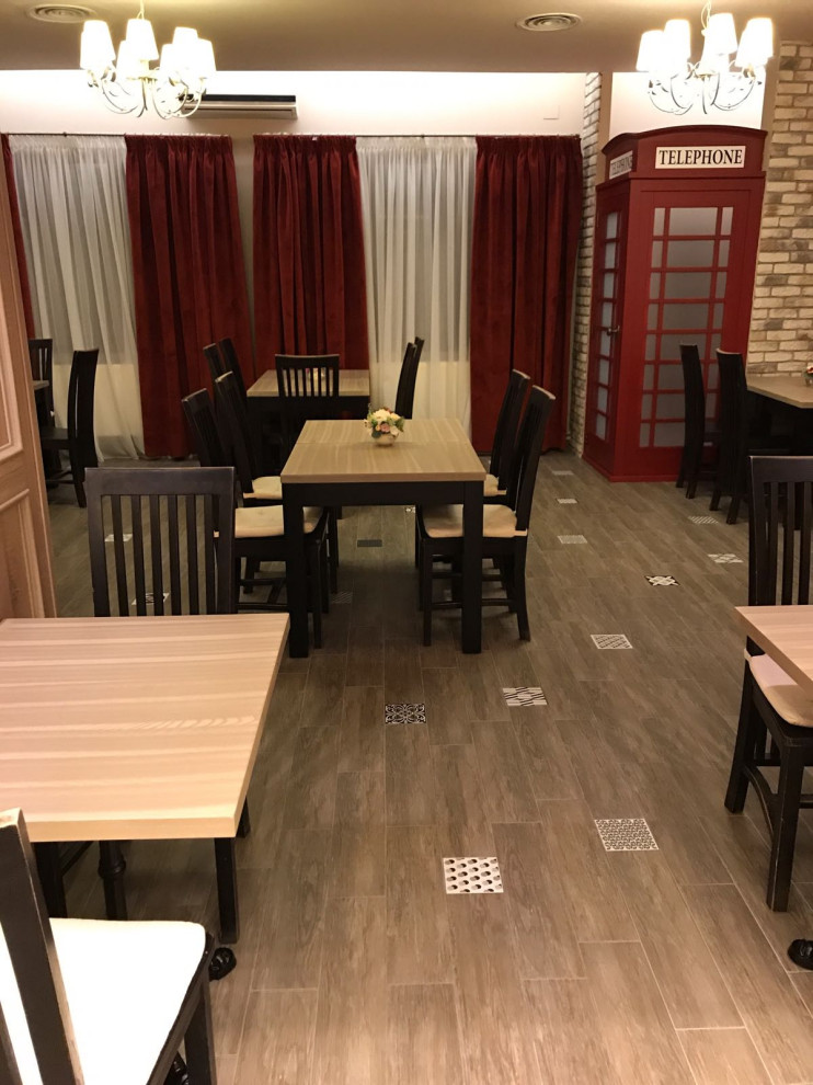 Dining room - dining room idea in Ottawa
