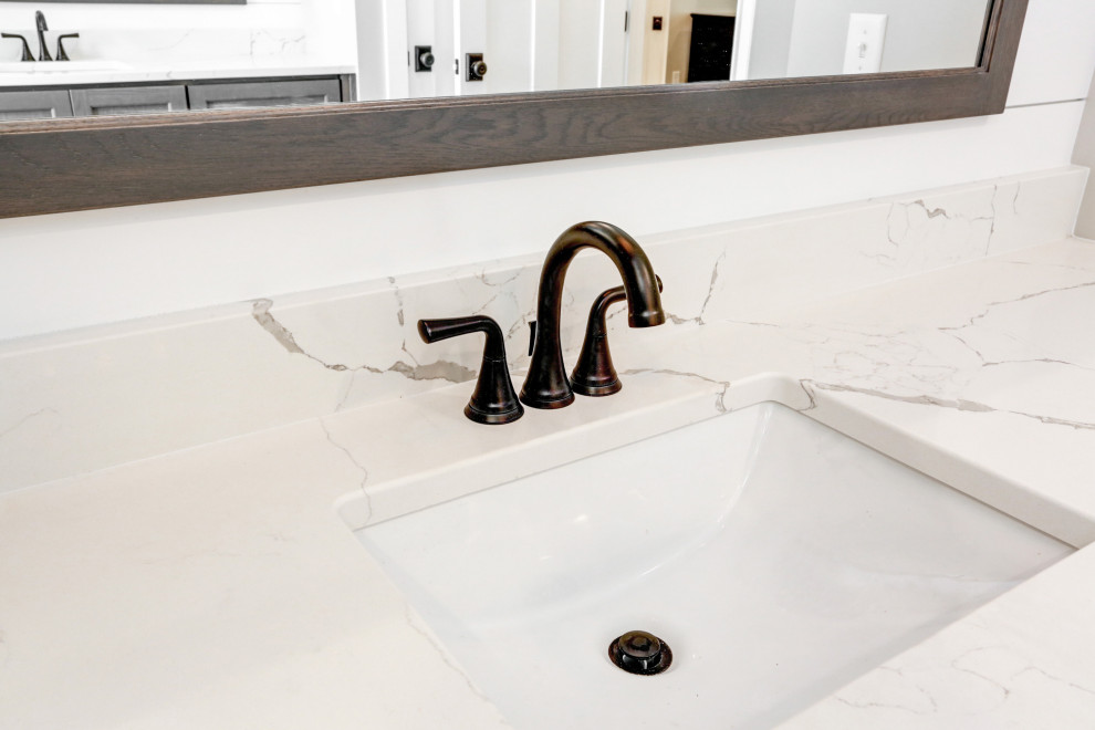 Home design - transitional home design idea