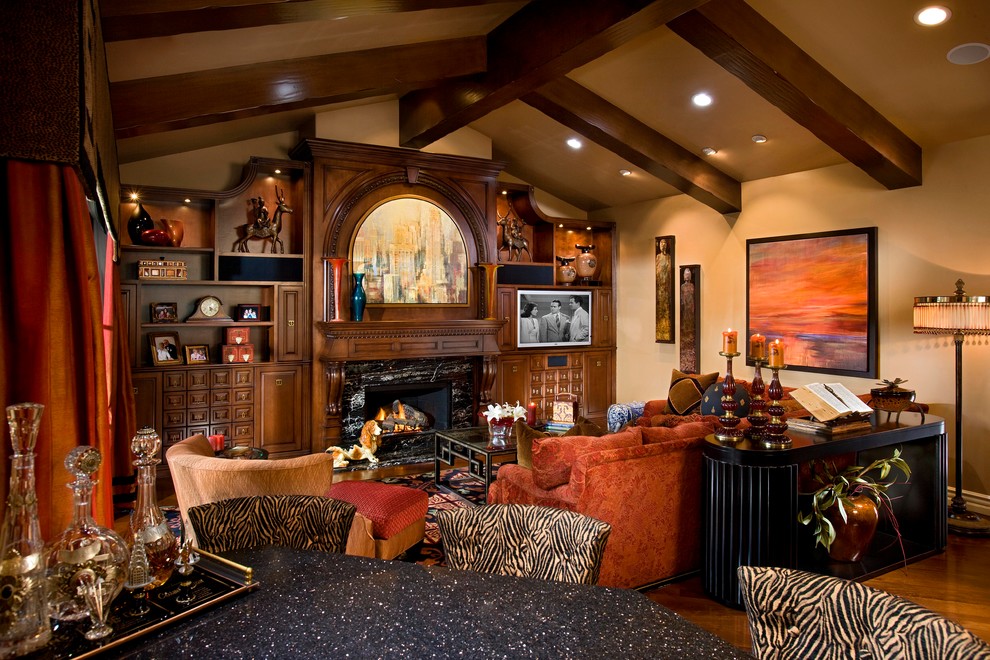 Design ideas for a traditional family room in Orange County.