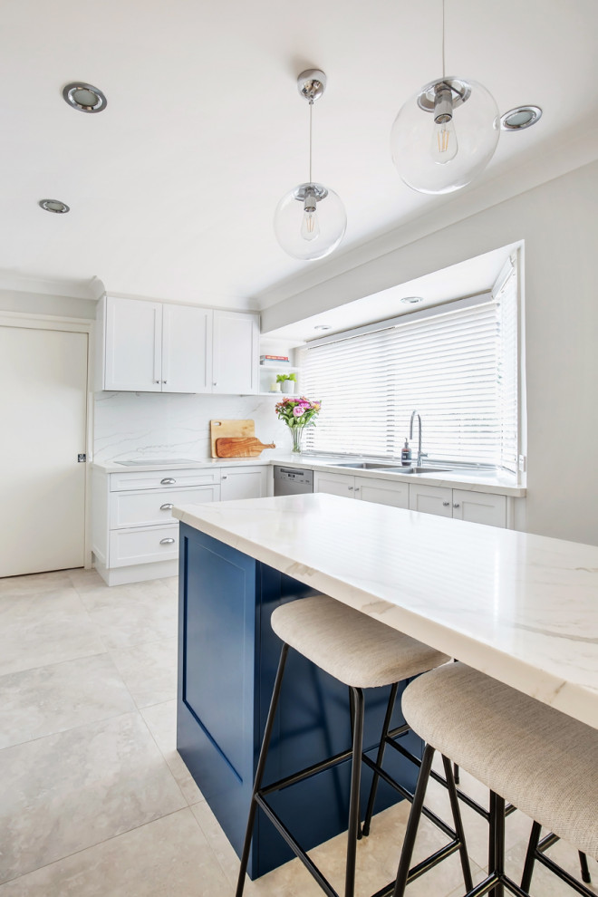 Inspiration for a transitional kitchen in Sydney.