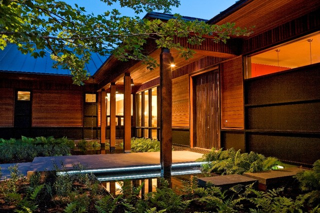 Quaker Bluff Residence rustic