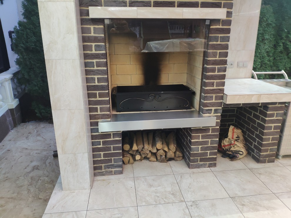 Беседка в загородном доме.