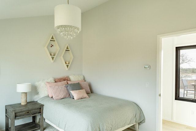 Thumb Point coastal-bedroom
