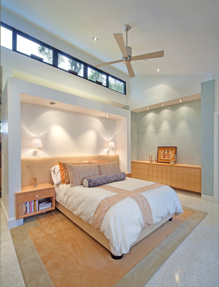 Tropical bedroom in Orlando.