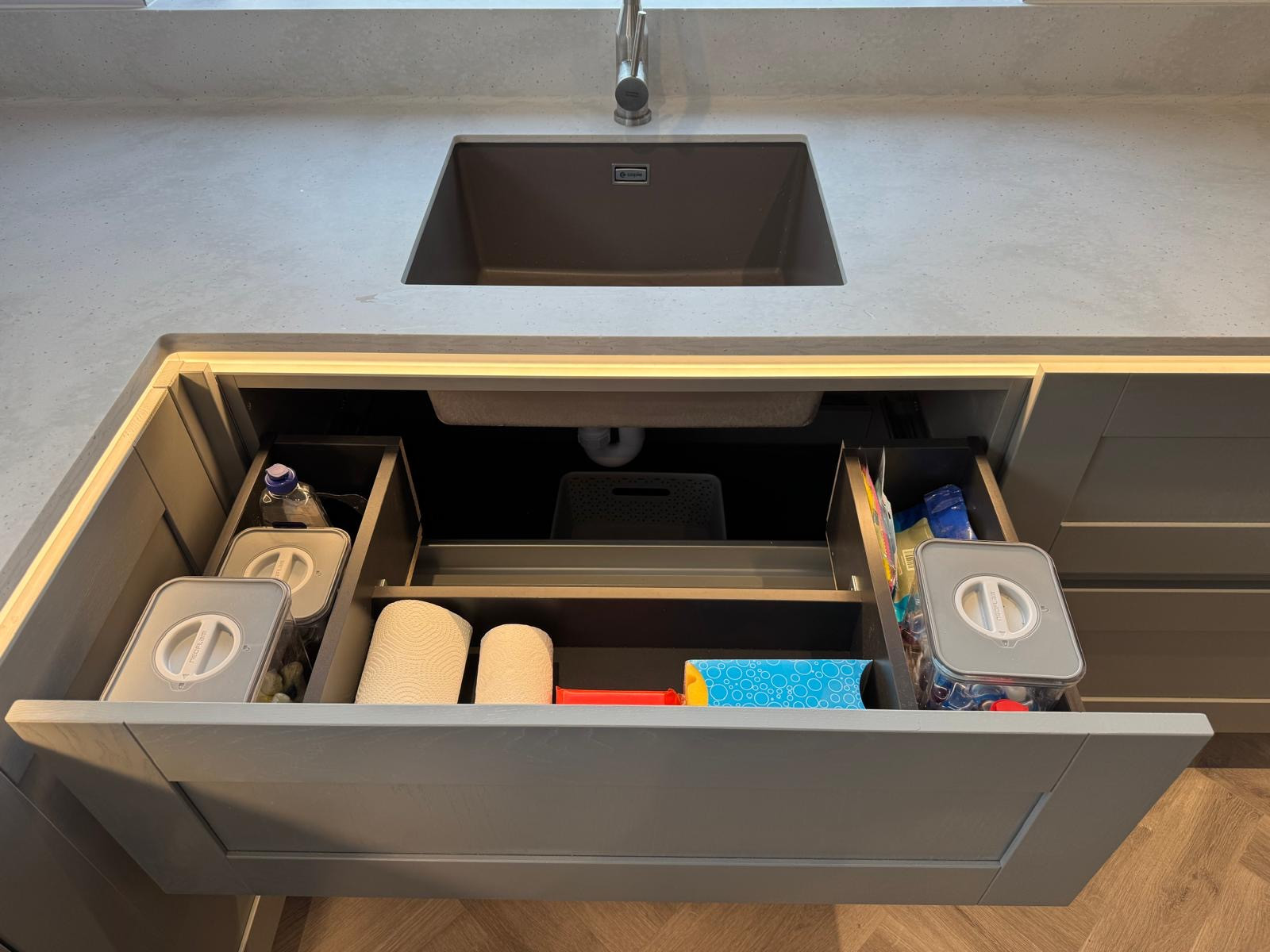 True Handleless Shaker Kitchen