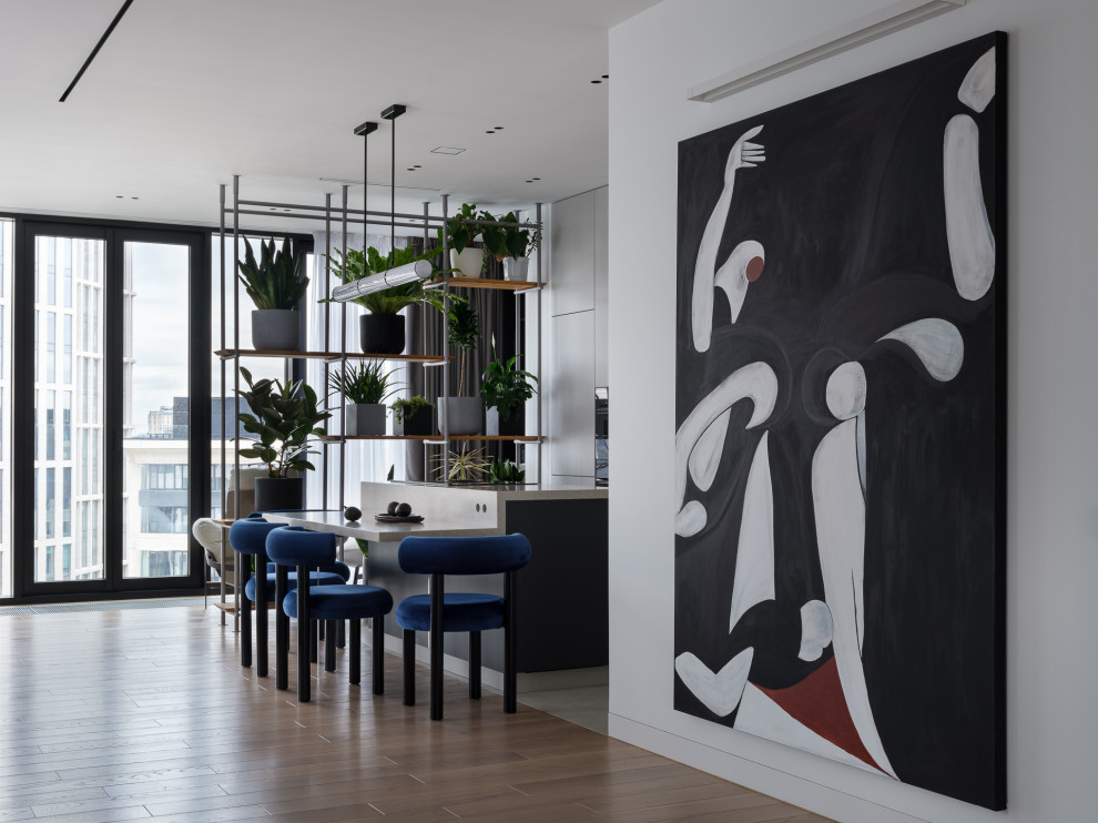 Апартаменты для молодой девушки в 100 м²