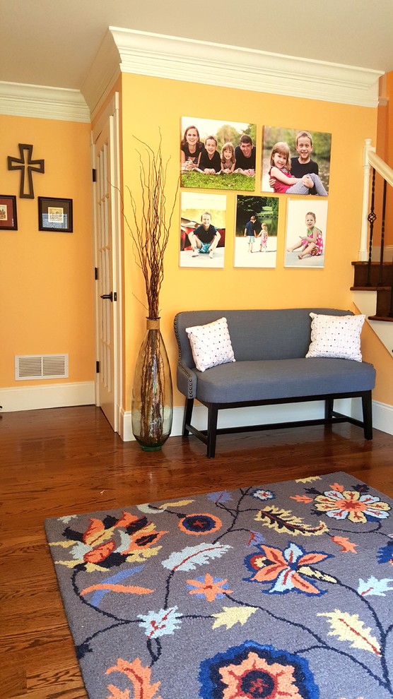 Example of a transitional home design design in Atlanta