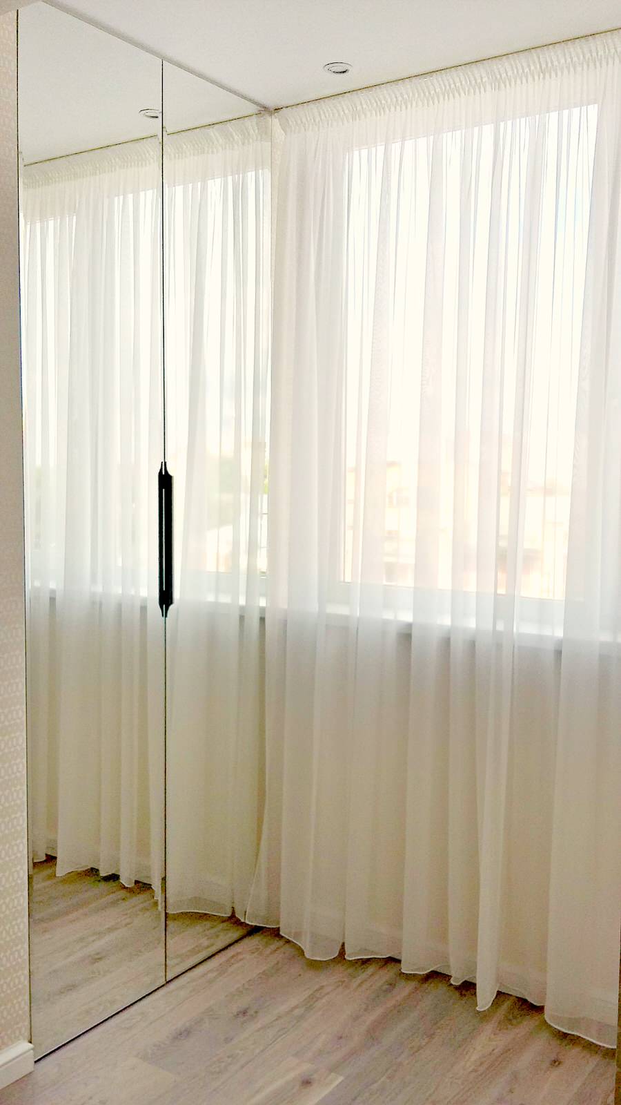 "Гламурные нотки" (3-комнатная квартира-студия)