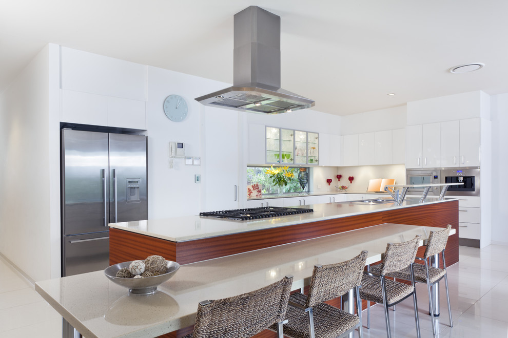 Design ideas for a contemporary eat-in kitchen in Raleigh.