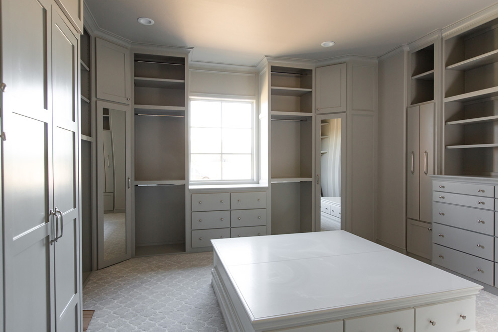 Transitional closet photo in Oklahoma City