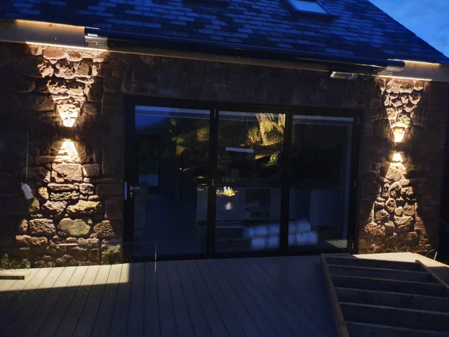 Garage Conversion to Man Pad contemporain-terrasse-en-bois