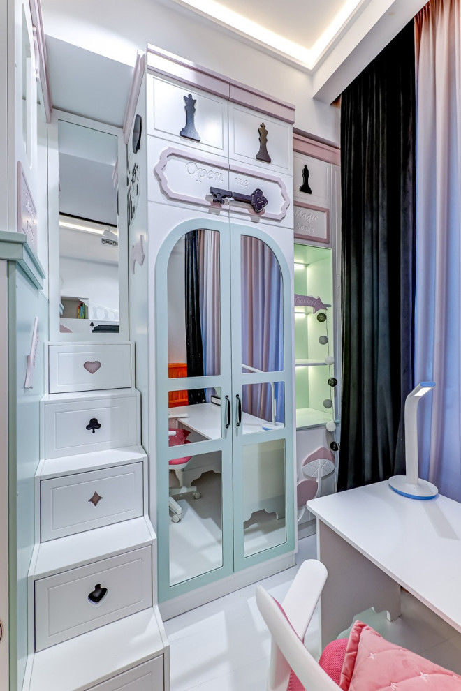 Дизайн-интерьер детской комнаты в стиле "Алиса в стране чудес"