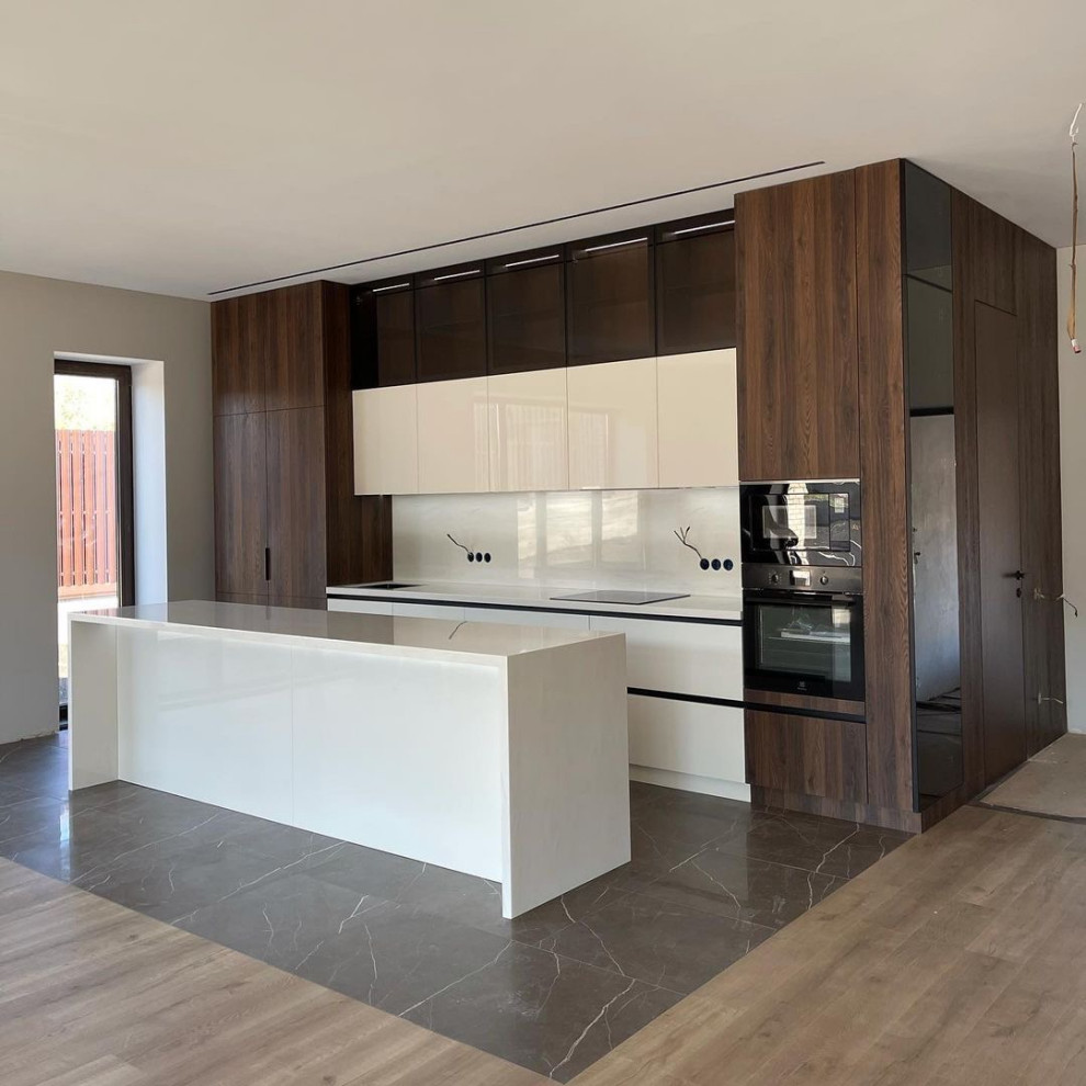 Современная кухня с островом