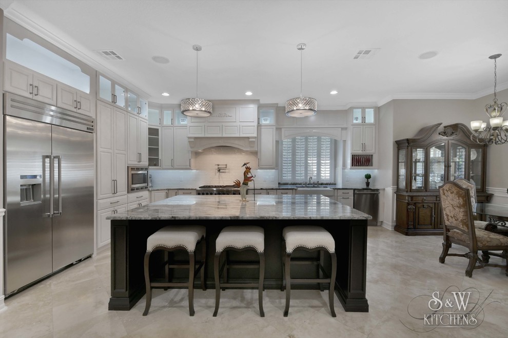 Inspiration for a transitional kitchen remodel in Orlando