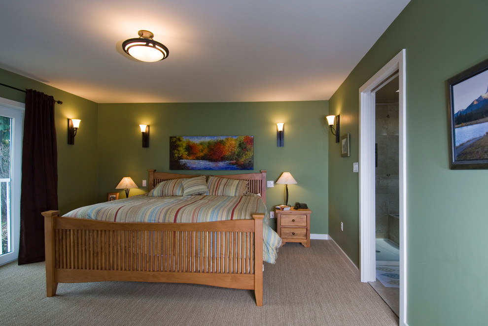Mid-sized traditional master bedroom in Vancouver with green walls, carpet and no fireplace.