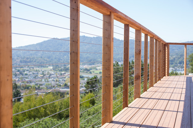 Railing moderne-terrasse-en-bois