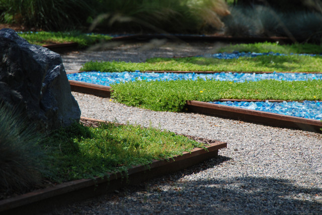 expression: BLUE eclectic-landscape