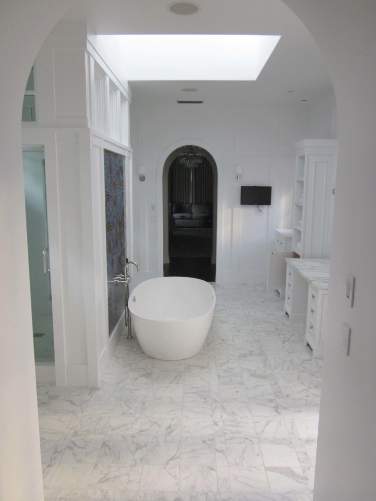 Transitional bathroom photo in Orange County