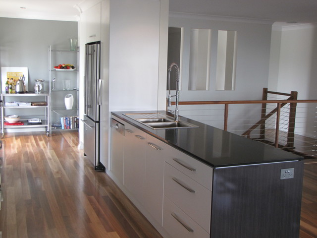 BROWN PROJECT modern-kitchen