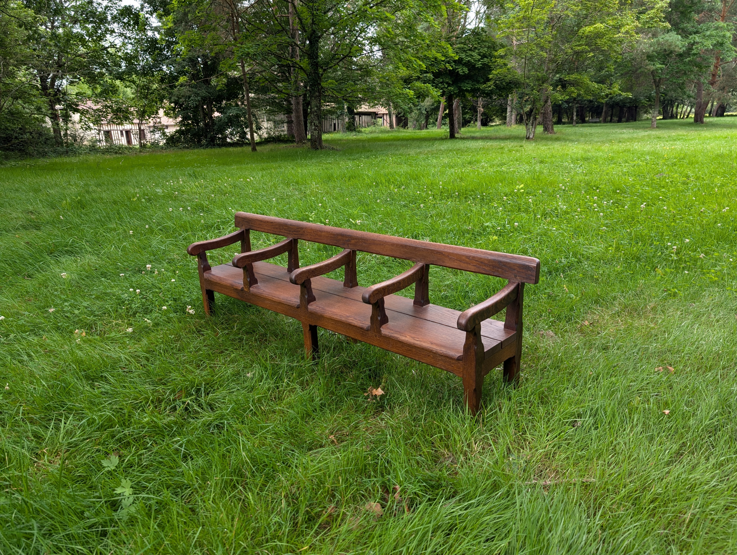 Banc d'enfant en menuiserie traditionnelle
