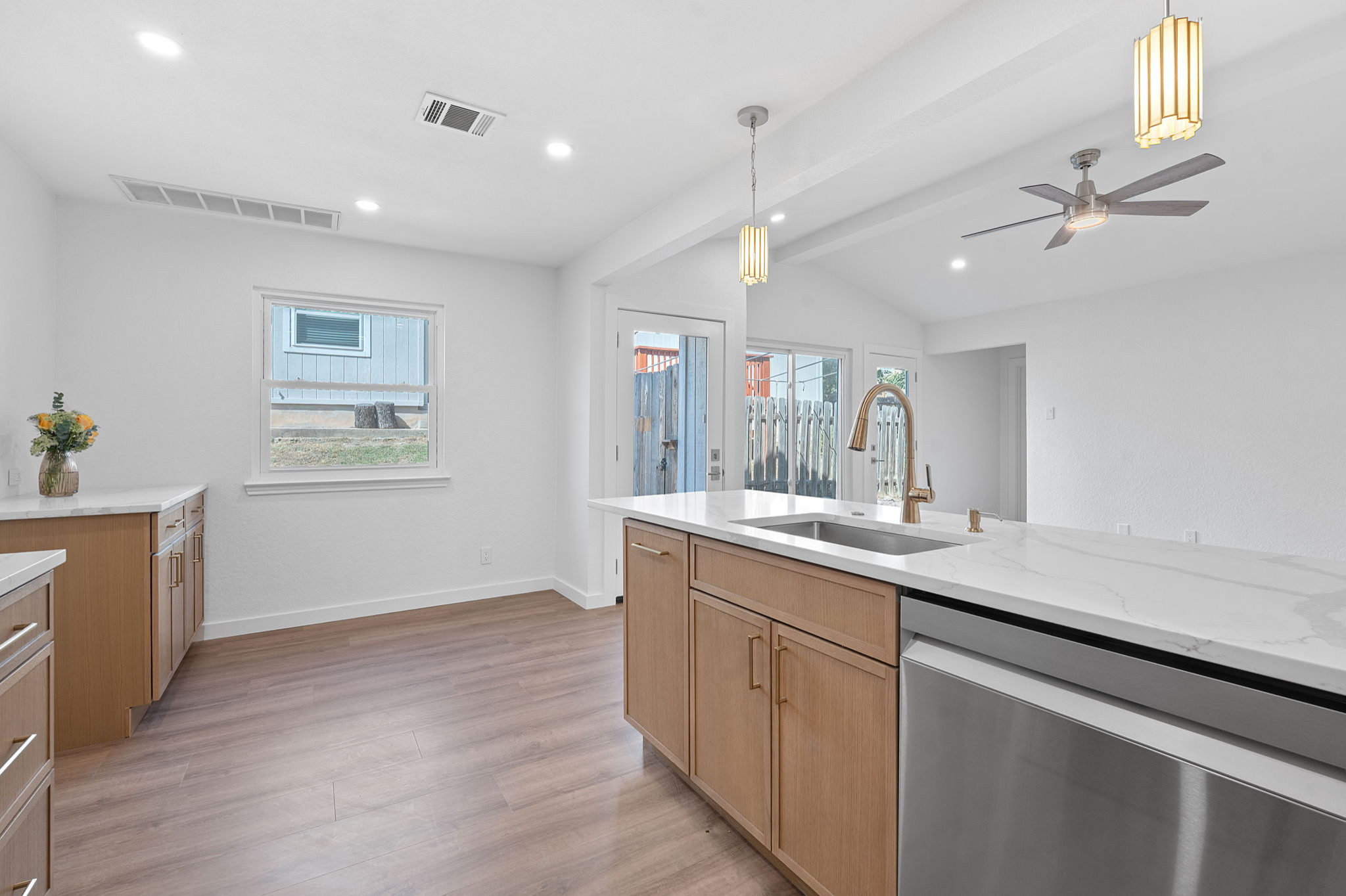 Lakeway Cozy Cottage