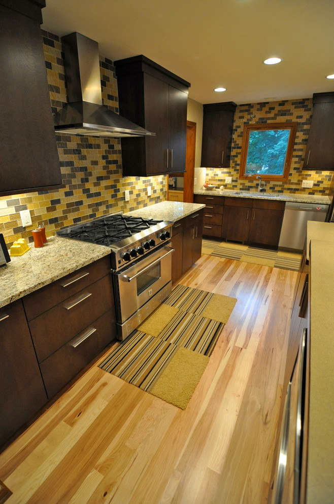 Kitchen - transitional kitchen idea
